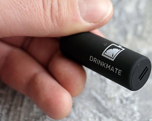 Алкотестер "Drink Mate" сочетает в себе миниатюрность и высокую точность работы