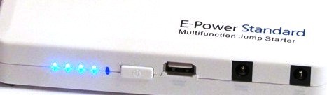 На переднюю панель прибора "E-POWER Standart 44,4 Вт/ч" вынесены разъемы для питания разных устройств и индикатор заряда