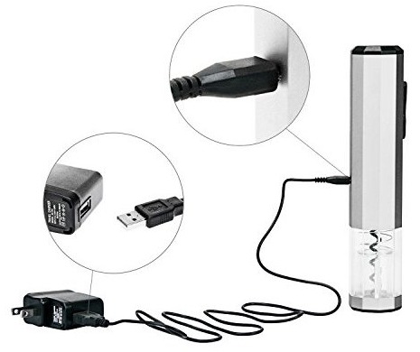 Сетевой адаптер и USB-кабель для подзарядки электроштопора входят в комплект поставки