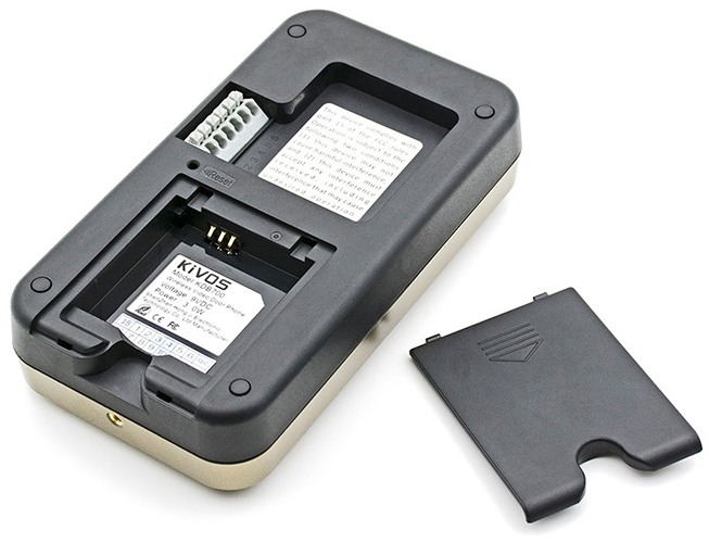 Отсек для установки аккумулятора и коннектор для подключения кабеля питания внешнего блока видеодомофона KIVOS 700 (нажмите на фото для увеличения)