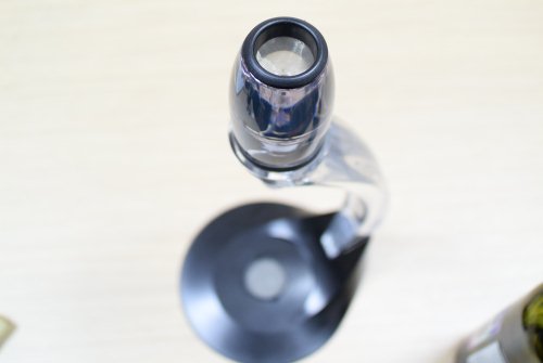 Высокое качество материалов, из которых выполнен аэратор для вина "Magic Decanter" , видно невооруженным глазом 