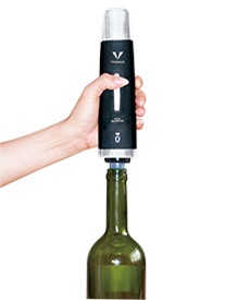 Вакуумный насос "Vinomax Elegance" настолько прост в обращении, что им смогут пользоваться даже женщины