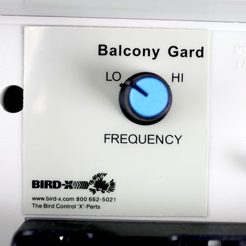 Мощность излучения отпугивателем птиц "Balcony Gard" можно плавно регулировать