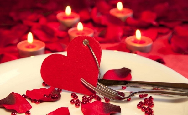 Сердце — главный символ любви, "переборщить" с которым во время романтического вечера невозможно!