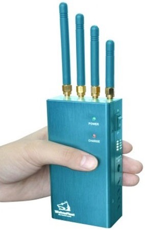 Несмотря на высокую мощность, подавитель GPS "Jammer GPS-12G" достаточно компактен и легко помещается в руке
