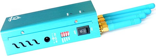 Подавитель GPS "Jammer GPS-12G" отличается от аналогов возможностью выборочного подавления диапазонов посредством переключателей на боковой панели прибора (увеличение по клику)