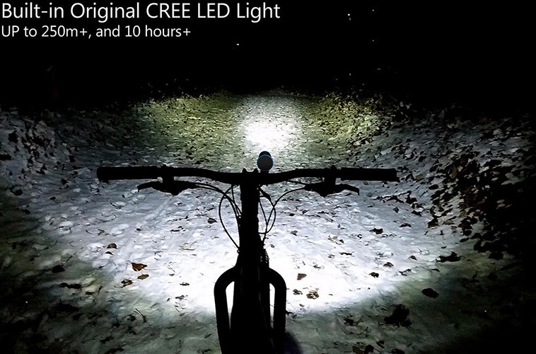 Встроенный фонарь может служить мощной фарой для велосипеда или мопеда (нажмите на фото, чтобы увеличить)