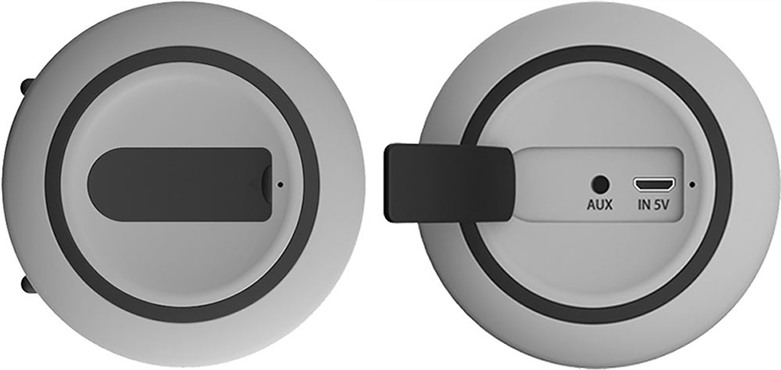 Для подключения колонки к устаревшим носителям аудиофайлов используется AUX-разъем 3,5 мм, защищенный от попадания влаги заглушкой (нажмите на фото, чтобы увеличить)
