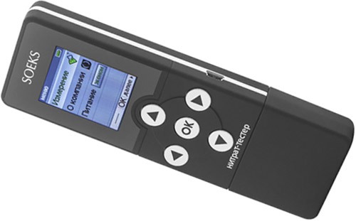 В правую боковую панель нитратомера "СОЭКС" встроен порт USB для связи аппарата с компьютером (нажмите на изображение, чтобы увеличить)