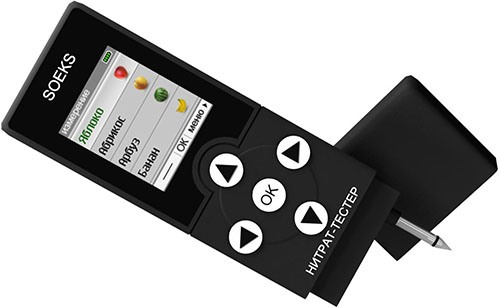 Нитратомер "СОЭКС" имеет большой яркий экран и щуп, закрываемый специальным колпаком (нажмите на изображение, чтобы увеличить)