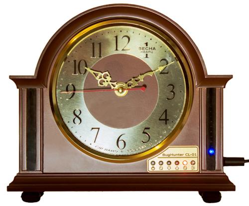 Детектор жучков и скрытых камер БагХантер CL-01 изготовлен в стильном и прочном корпусе, закамуфлированном под обычные настольные часы