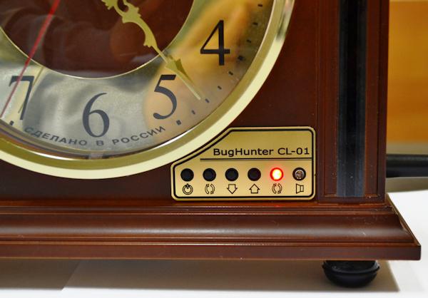 Лицевая панель БагХантер CL-01: циферлат часов, с 4 кнопки управления и 2 светоиндикатора 