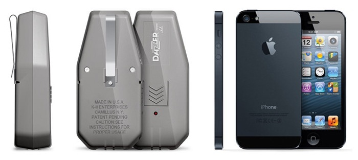 Сравнение размеров отпугивателя "Dazer II" и iPhone