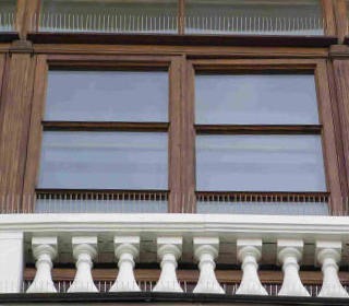 <em>Противоприсадные шипы Ёж-стандарт, установленные на балконе» width=»320″ height=»280″ /><br />
<em>Противоприсадные шипы "Ёж-стандарт", установленные на балконе</em></p>
<h3 style=