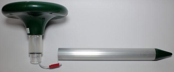 Коннектор в отпугивателе кротов "SITITEK Гром-Профи LED+" расположен в трубке