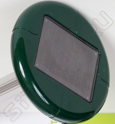 Солнечная батарея на корпусе отпугивателя кротов "Гром-Профи  LED+"