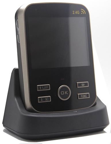 Монитор видеодомофона KIVOS Duos, установленный в док-станцию 