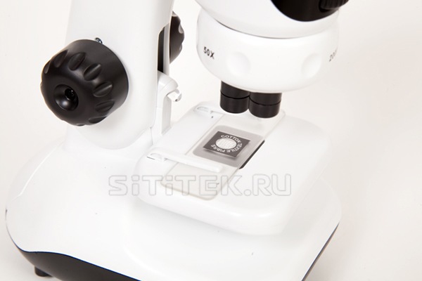 Посмотрите, каким удобным предметным столиком оснащен микроскоп SITITEK 