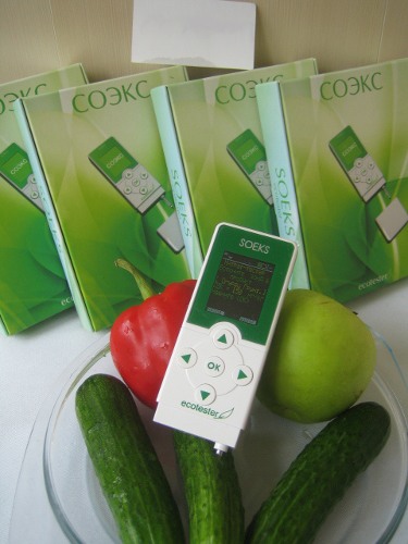 Экотестер Соэкс в режиме оценки содержания нитратов