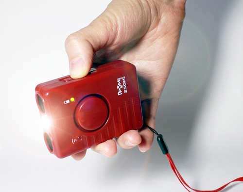 Аппарат "Sititek Гром-250М" отличается многофункциональностью, имея в своем составе мини-фонарик и громкую сирену