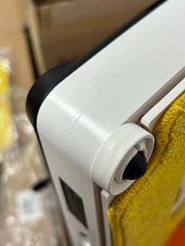 Уцененный робот-мойщик