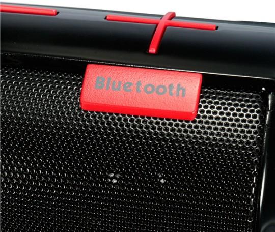 Беспроводное соединение Bluetooth действует на расстоянии до 10 метров