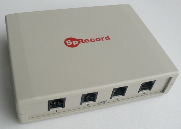 Адаптер SpRecord AT4 выполнен в компактном корпусе