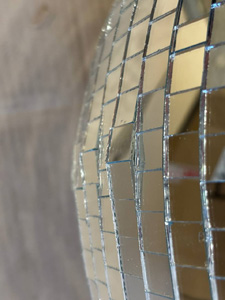 Уцененный зеркальный диско  шар диаметром 40 см