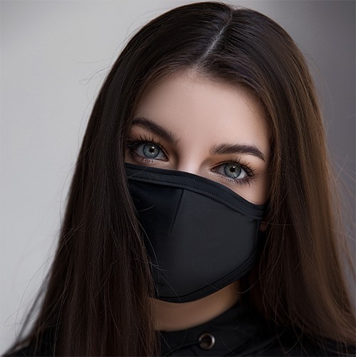 Защитная маска в классическом черном цвете